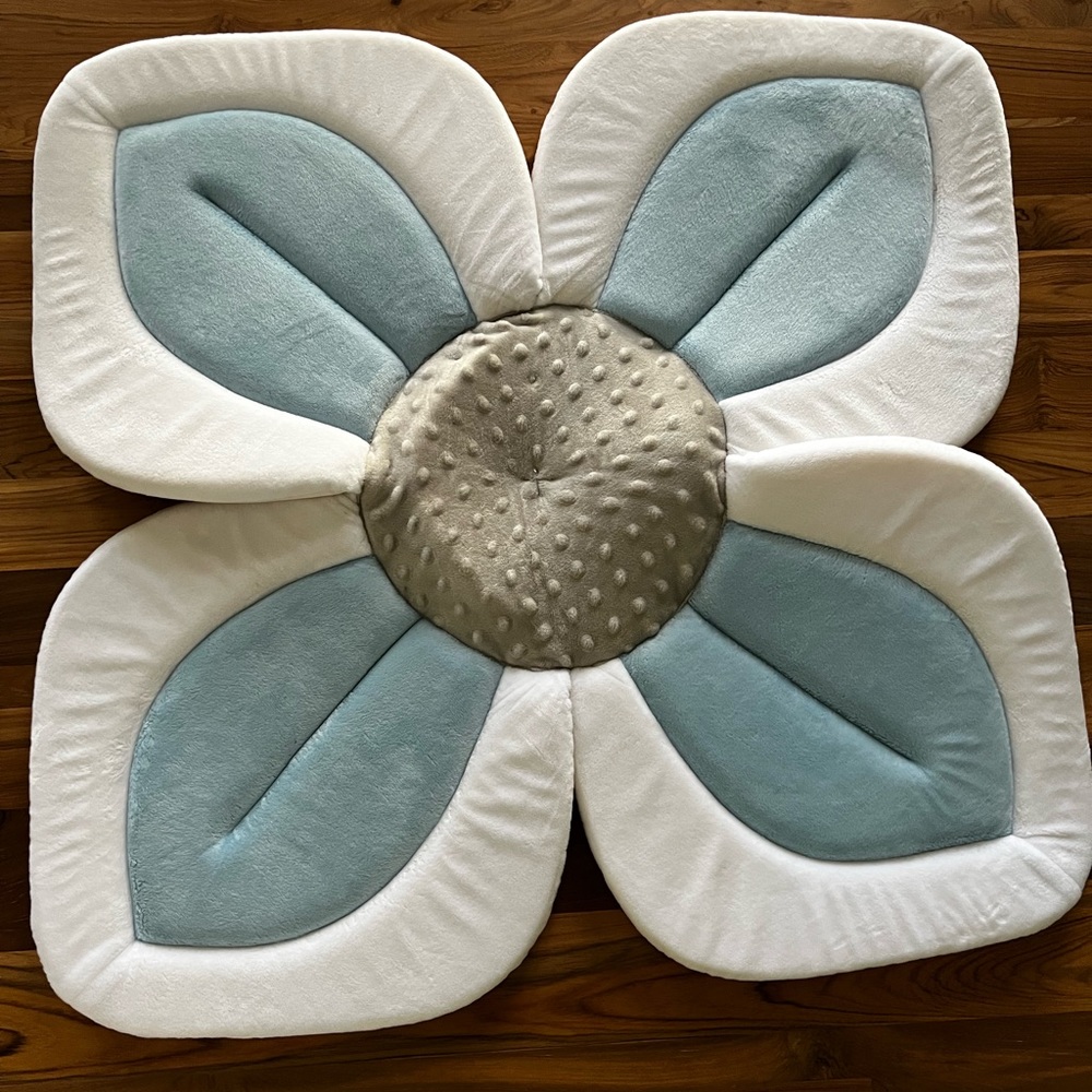 Blooming Bath Lotus